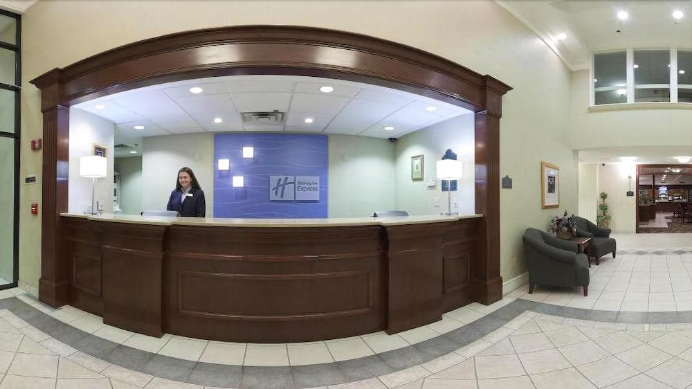 Holiday Inn Express & Suites Wadsworth By Ihg Экстерьер фото
