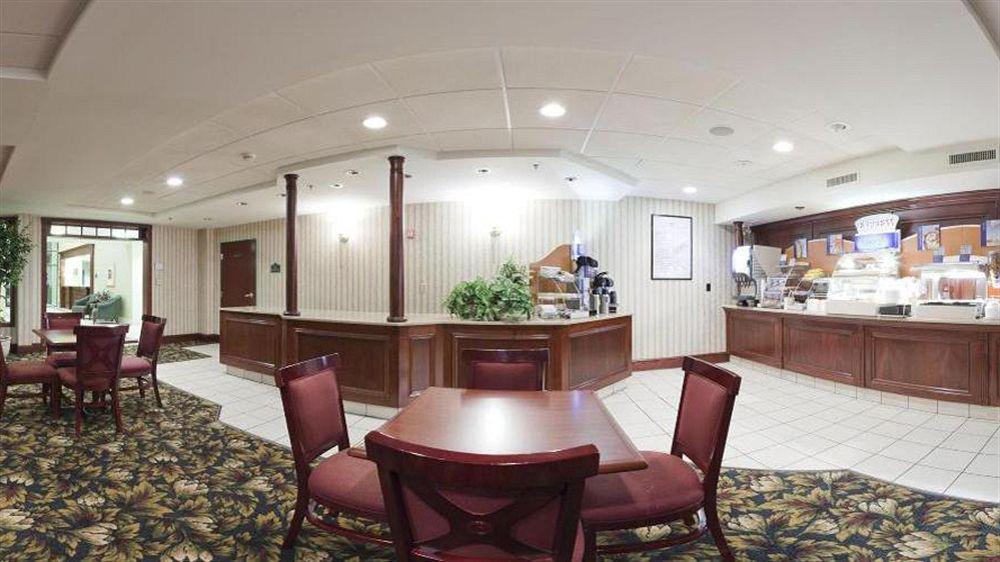 Holiday Inn Express & Suites Wadsworth By Ihg Экстерьер фото