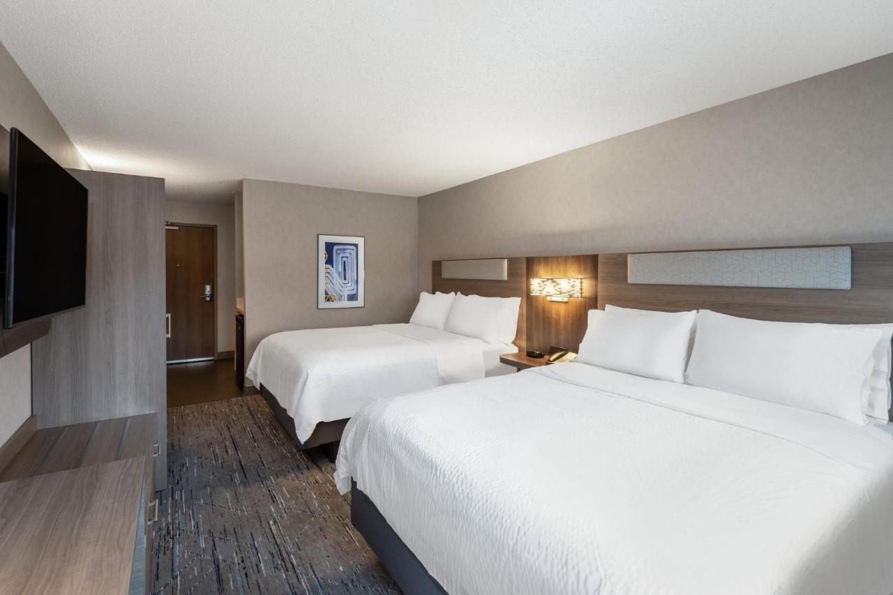 Holiday Inn Express & Suites Wadsworth By Ihg Экстерьер фото