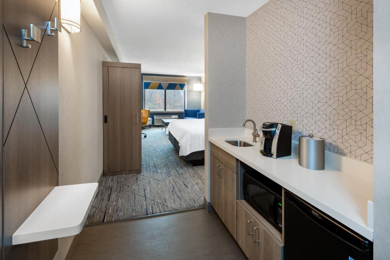 Holiday Inn Express & Suites Wadsworth By Ihg Экстерьер фото