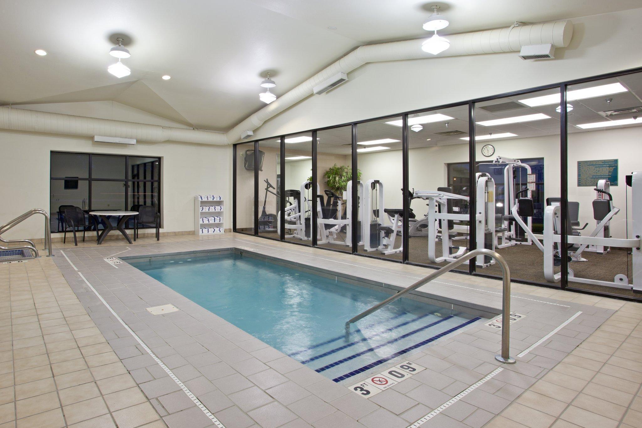 Holiday Inn Express & Suites Wadsworth By Ihg Экстерьер фото