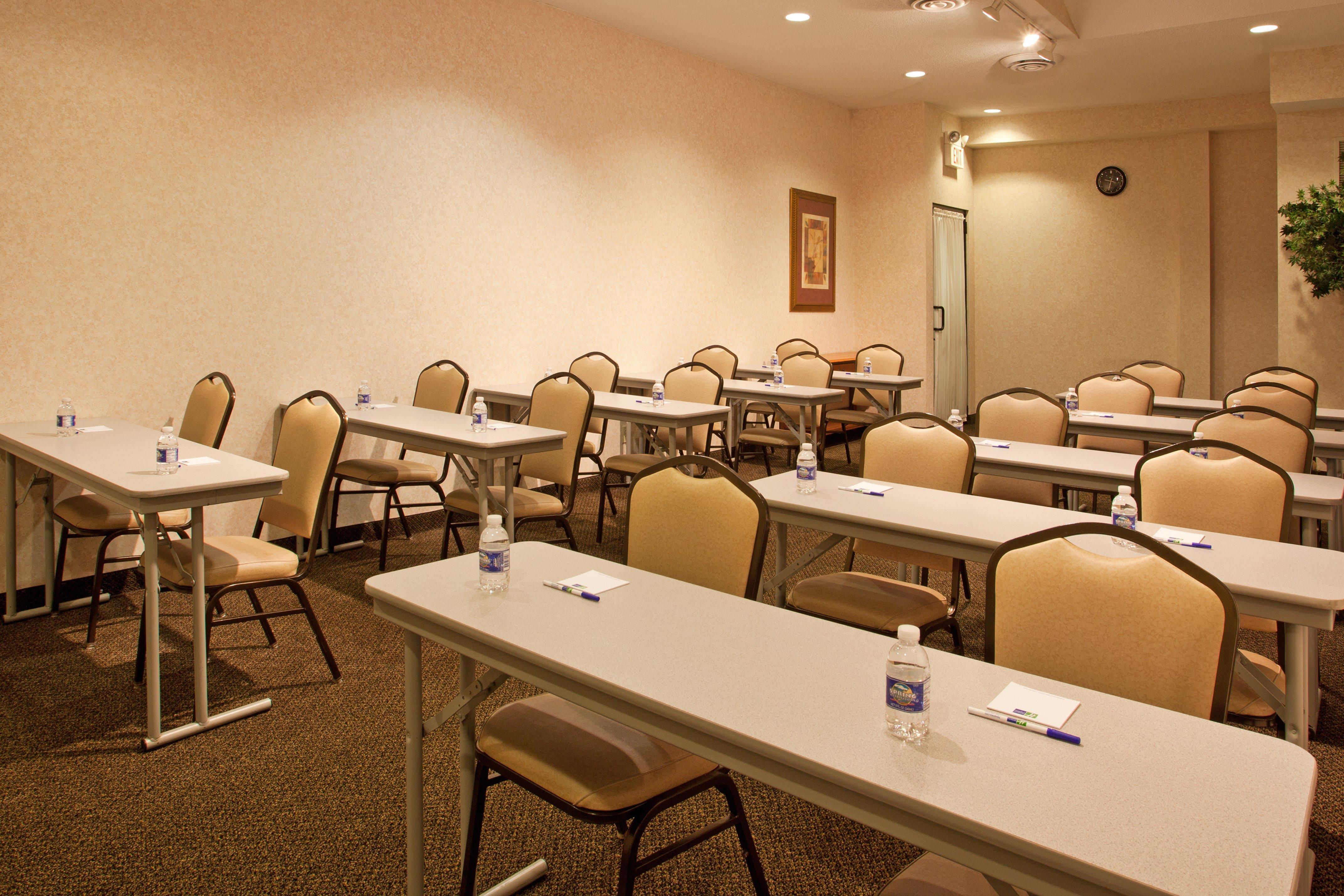 Holiday Inn Express & Suites Wadsworth By Ihg Экстерьер фото