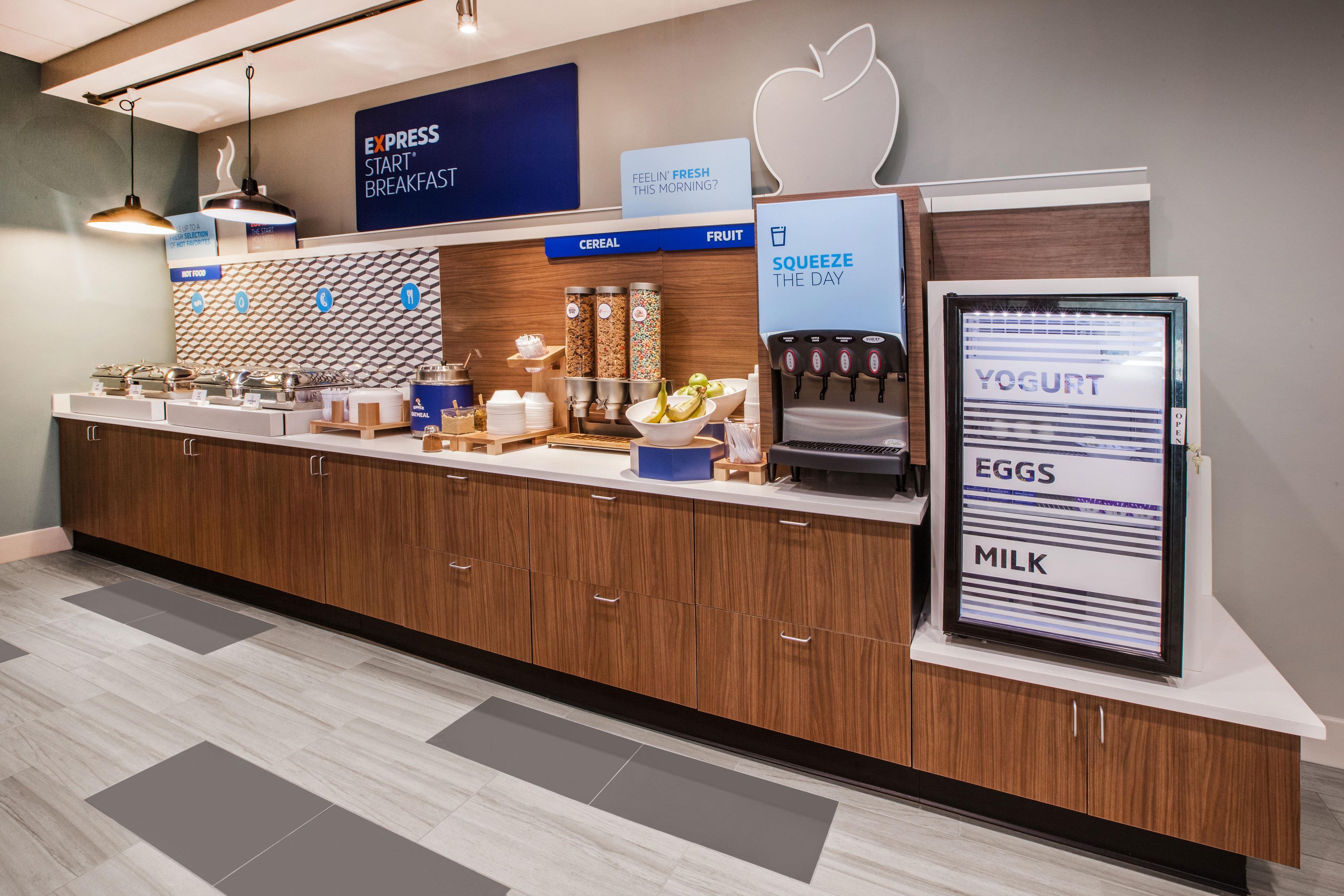 Holiday Inn Express & Suites Wadsworth By Ihg Экстерьер фото