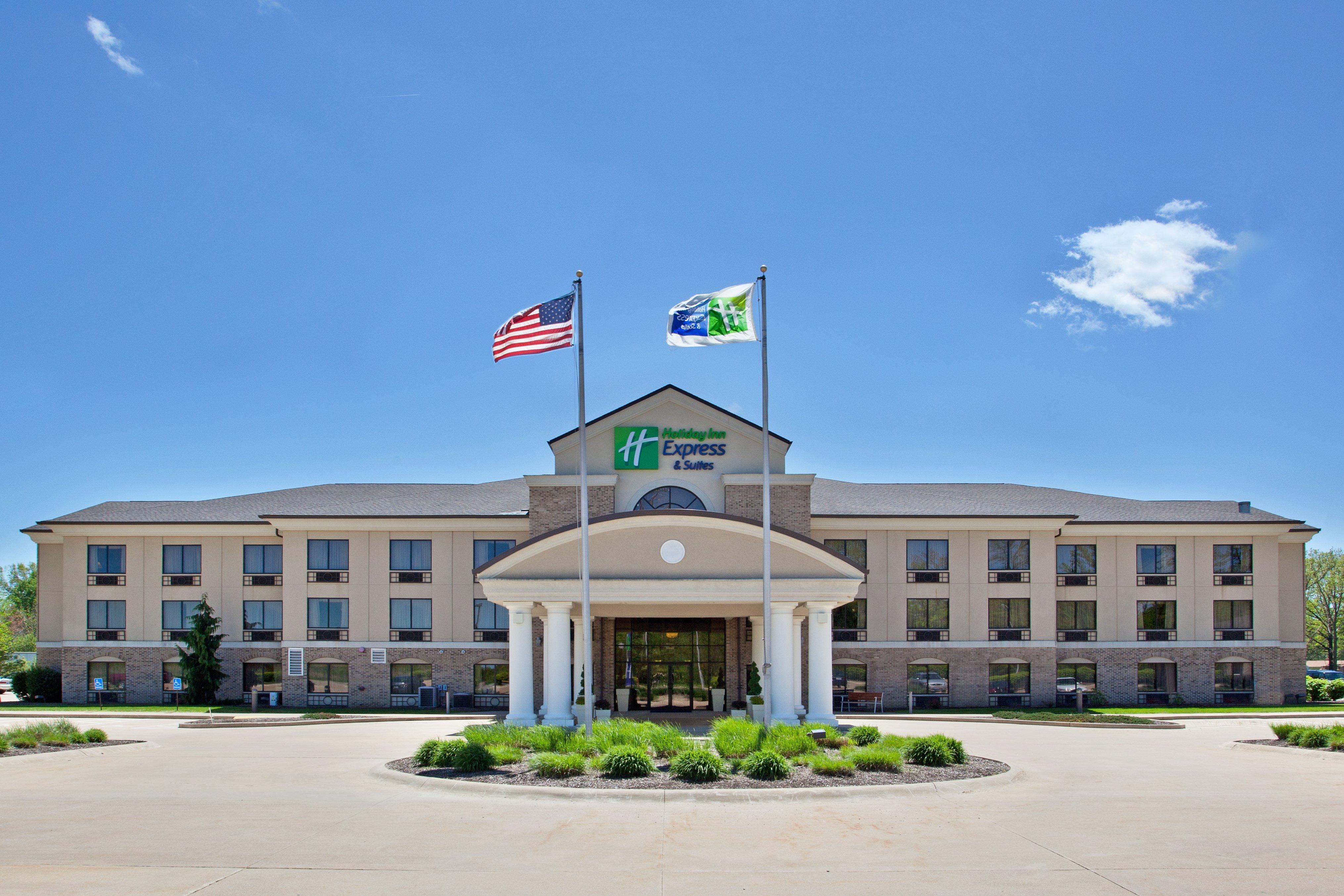 Holiday Inn Express & Suites Wadsworth By Ihg Экстерьер фото