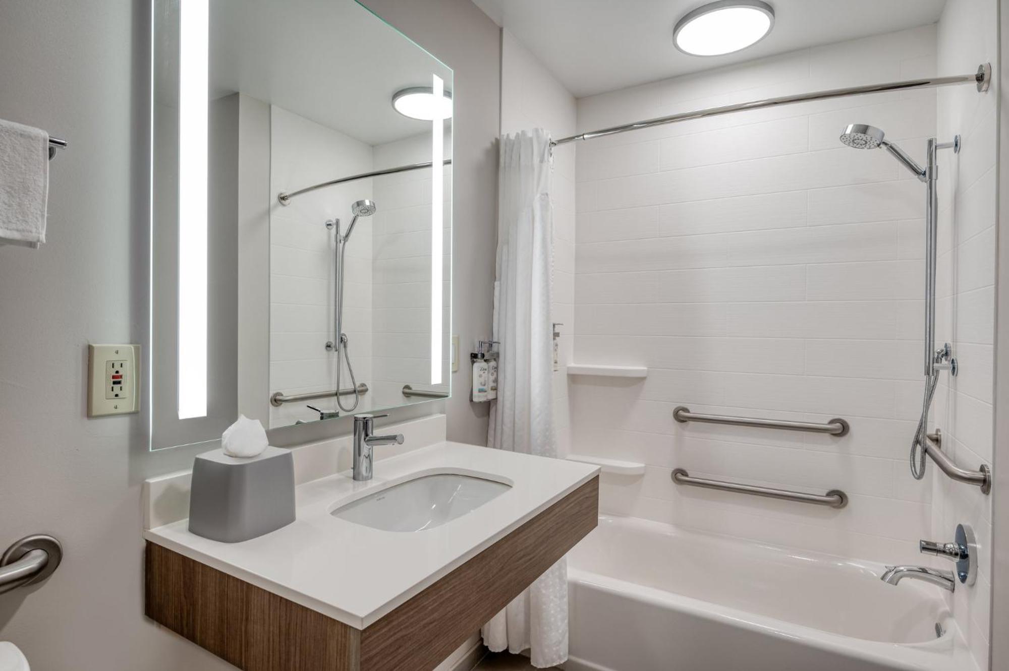 Holiday Inn Express & Suites Wadsworth By Ihg Экстерьер фото