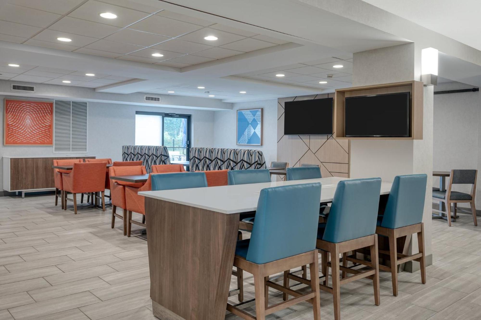Holiday Inn Express & Suites Wadsworth By Ihg Экстерьер фото