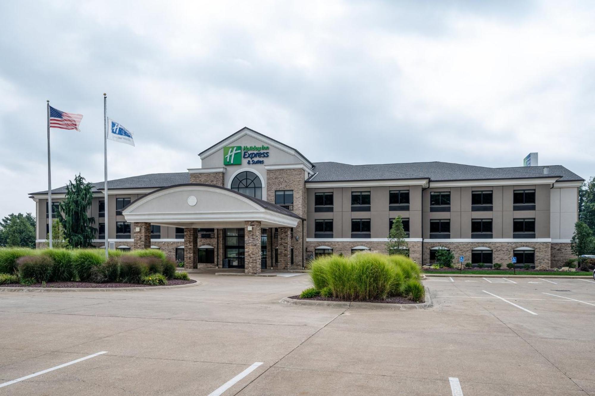 Holiday Inn Express & Suites Wadsworth By Ihg Экстерьер фото