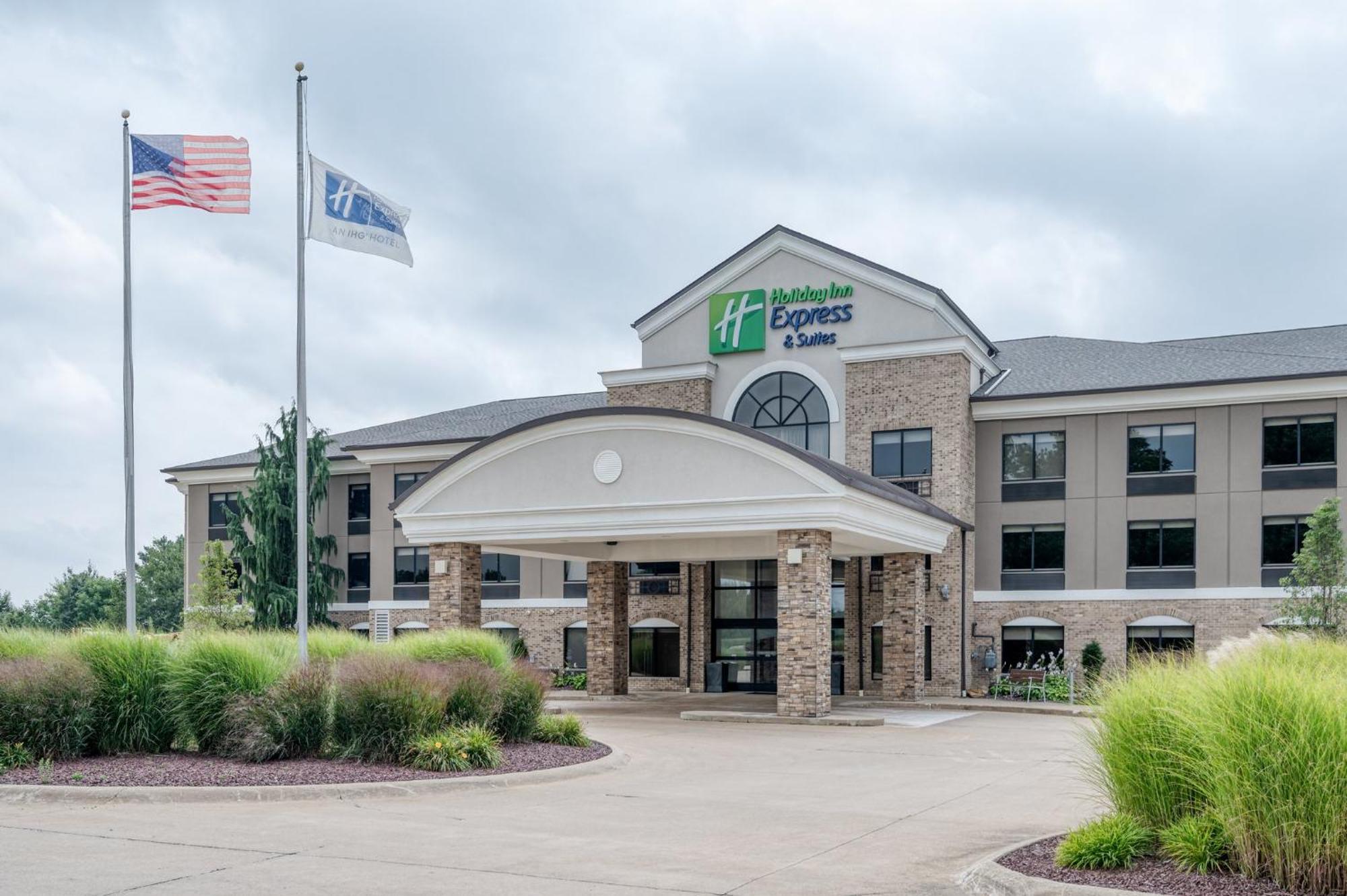 Holiday Inn Express & Suites Wadsworth By Ihg Экстерьер фото