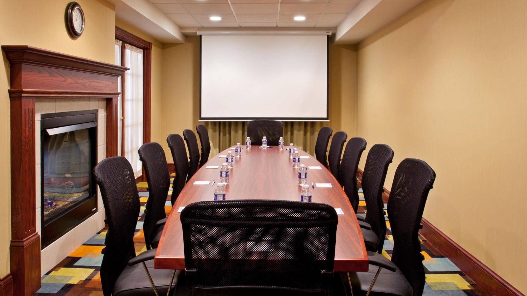 Holiday Inn Express & Suites Wadsworth By Ihg Экстерьер фото