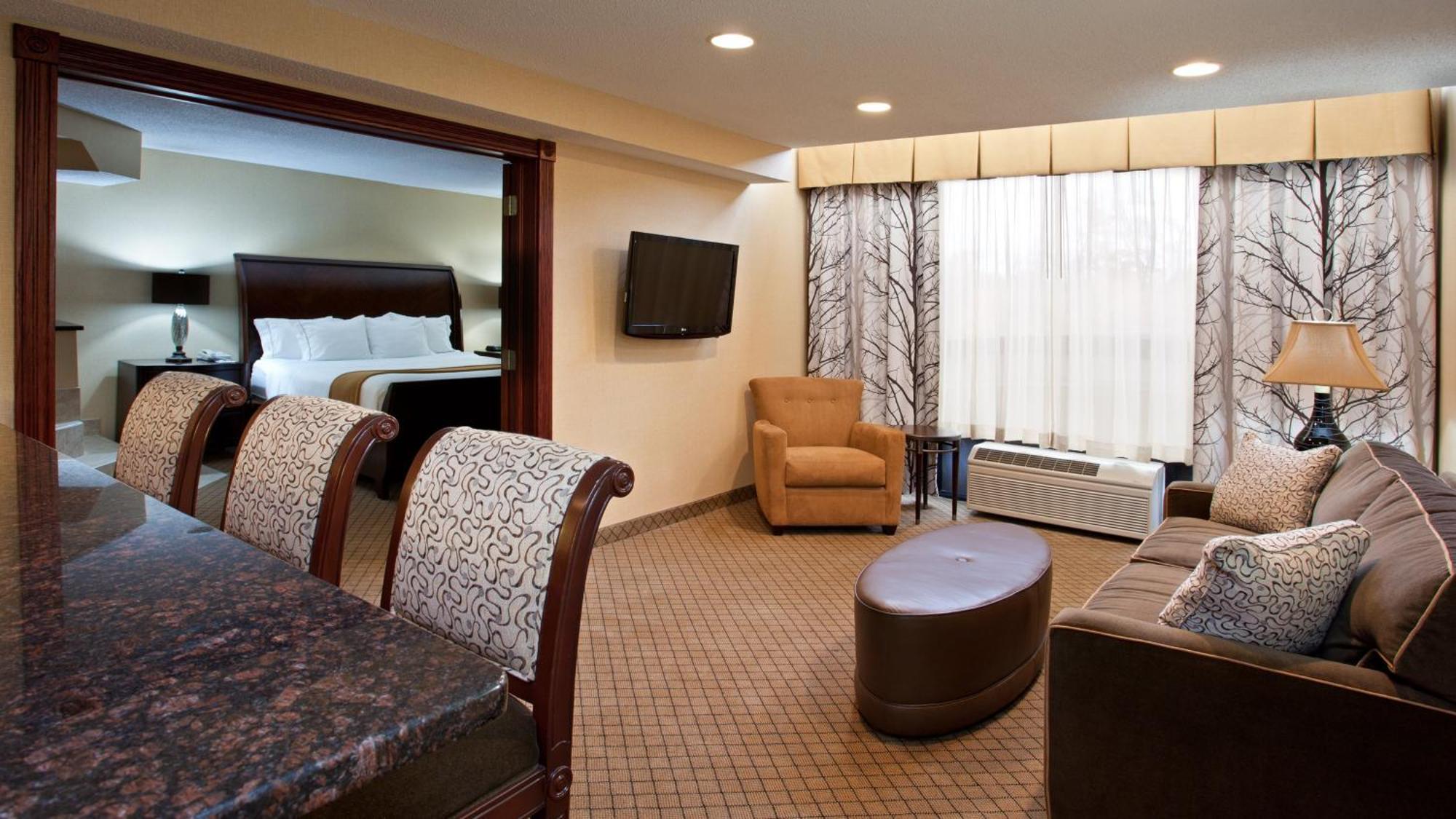 Holiday Inn Express & Suites Wadsworth By Ihg Экстерьер фото