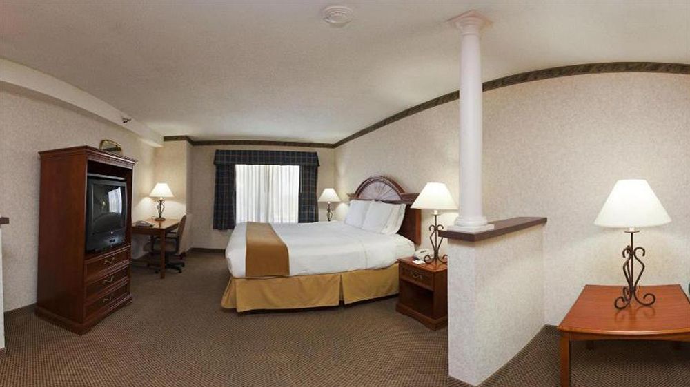 Holiday Inn Express & Suites Wadsworth By Ihg Экстерьер фото