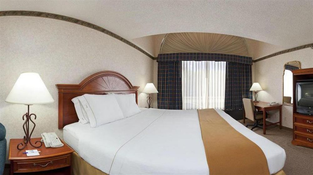 Holiday Inn Express & Suites Wadsworth By Ihg Экстерьер фото