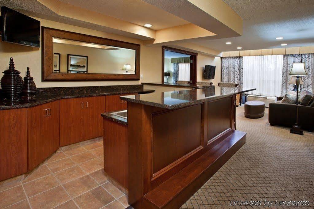 Holiday Inn Express & Suites Wadsworth By Ihg Экстерьер фото